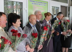 Студенти 5-го курсу сказали багато теплих слів професорсько-викладацькому складу факультету, подякували їм за науку, підтримку у складних ситуаціях та привітали квітами
